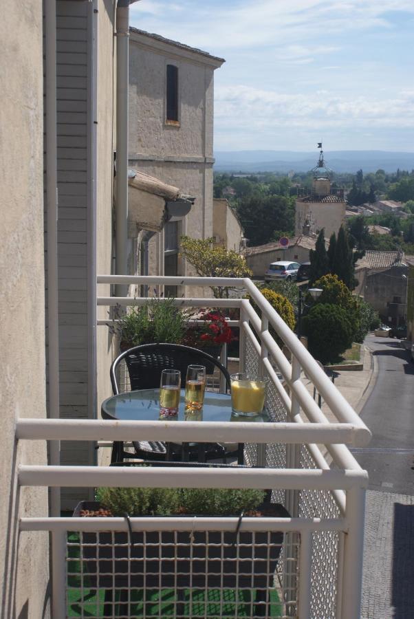 maly appart avec balcon et 1 studio en rez-de-chaussée Vedène Extérieur photo